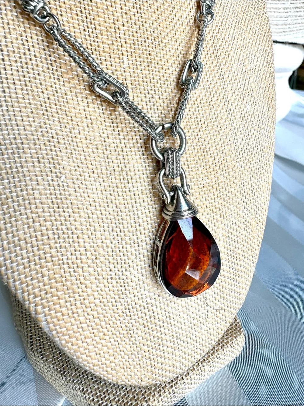 Amber Teardrop Pendant Necklace and Earring Set